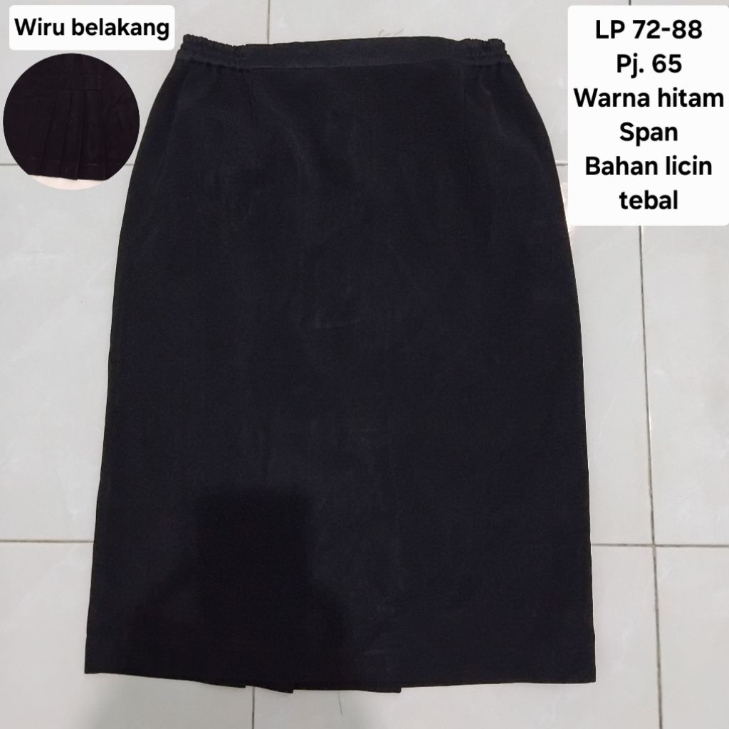 PL Rok Span Pendek/Midi Hitam/Kotak-Kotak