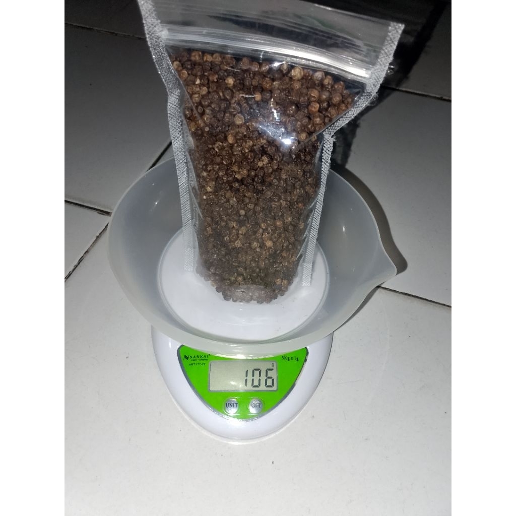 

Lada Hitam yon-yon 100gram