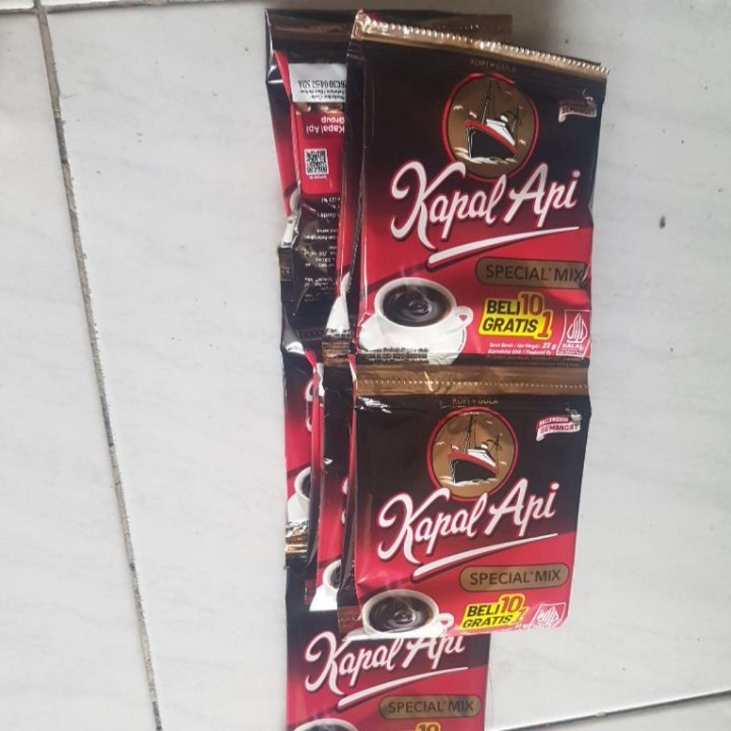 

kapal api special mix 1 rtg(11 pcs)