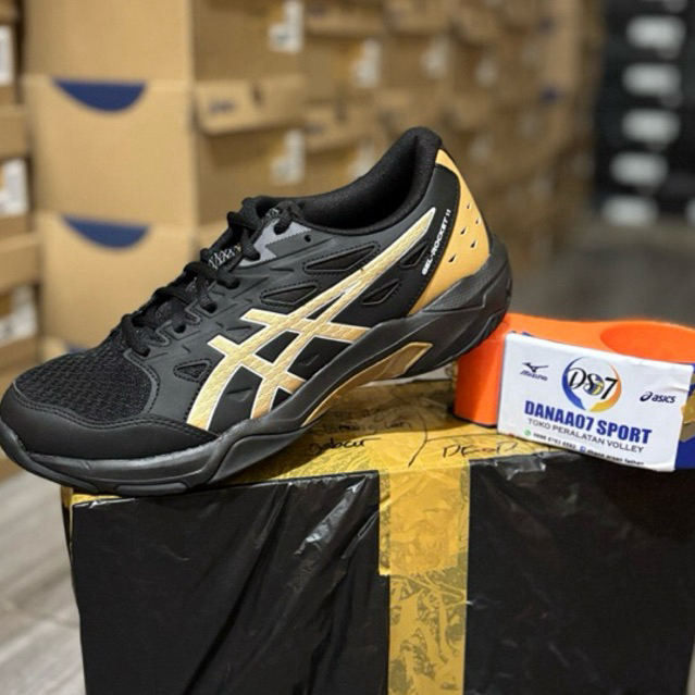 sepatu voli  asics Gel Rocket 11 black gold sepatu tennis