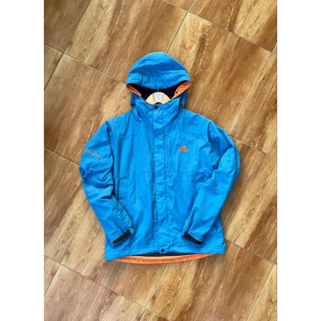 Jaket Outdoor New Balance
