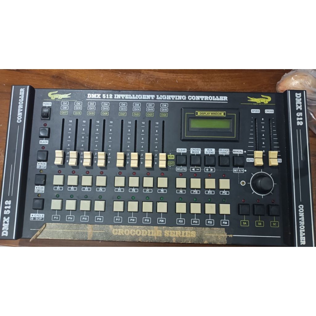 Mixer lighting crocodile