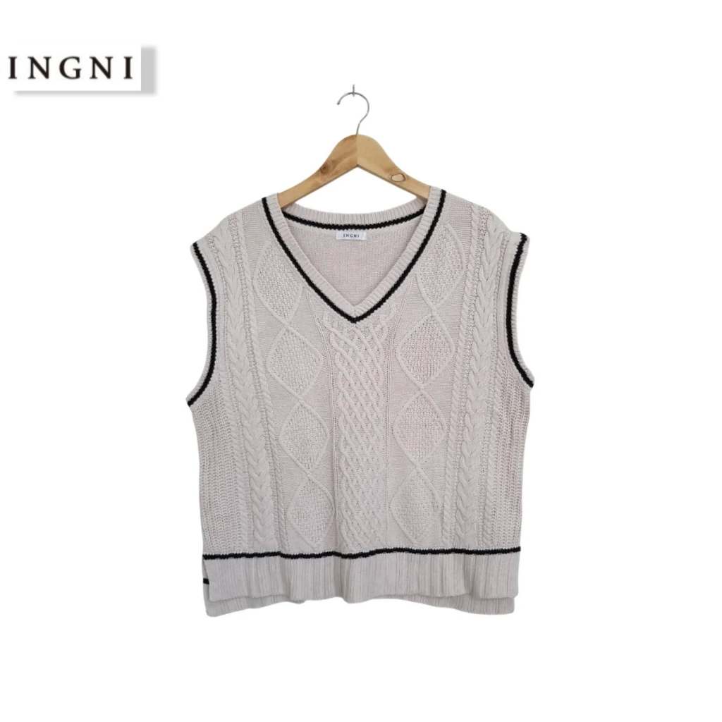 Vest Kepang Academia INGNI Putih-Ivory (KODE : B99 -20)