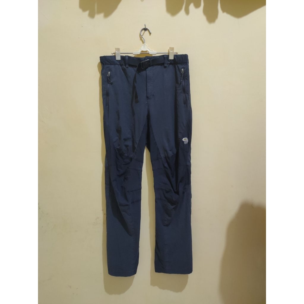 CELANA OUTDOOR MHW HITAM