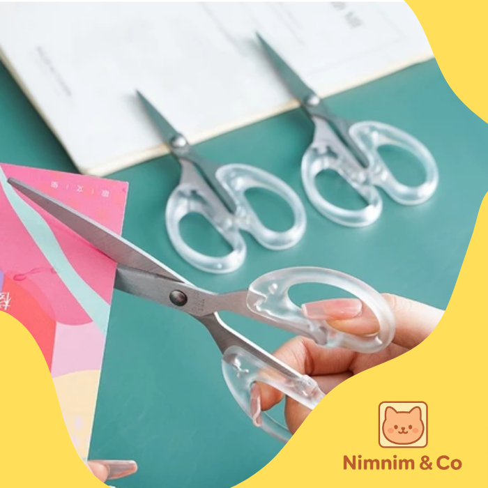 

Gunting Kertas Transparan / Scissors / Alat Pemotong Kertas / Peralatan Sekolah Siswa