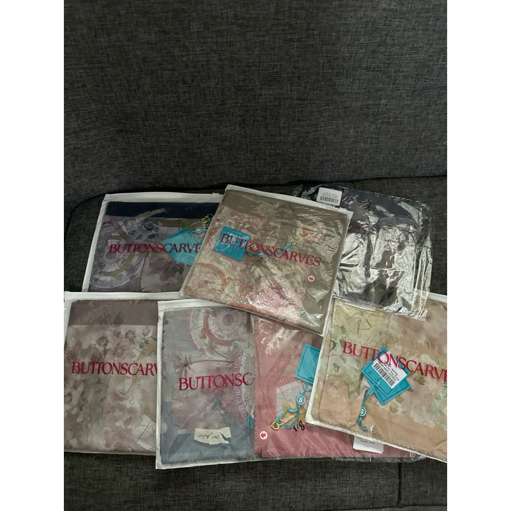 [As is] BUTTONSCARVES JOURNEY HONGKONG SEOUL LABUAN BAJO MADINAH JEDDAH MELBOURNE WAREHOUSE SALE