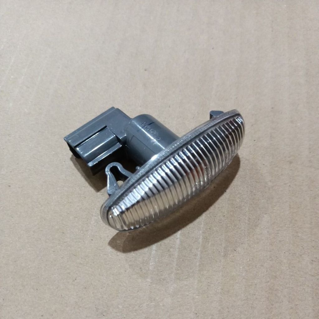 Lampu sein sen samping depan fender spakbor mobil Toyota Vios Yaris Sienta Original