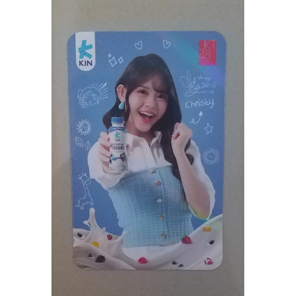 PC  official Cristy pegang botol .KIN X JKT48.hologram biasa
