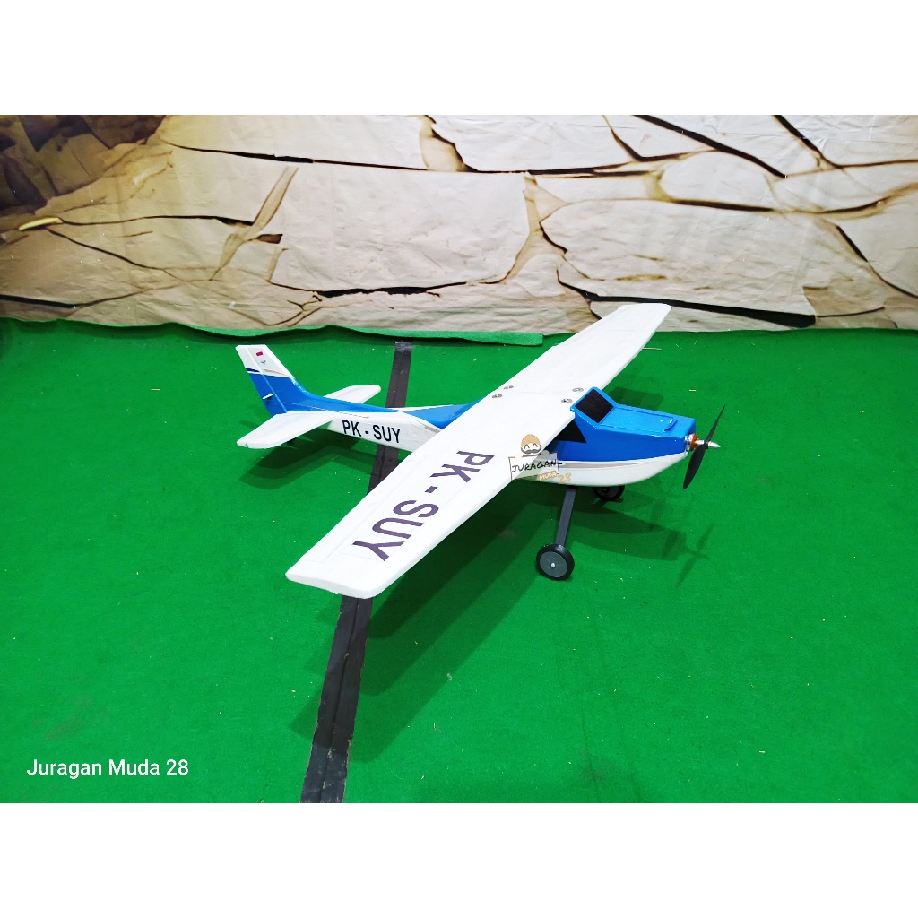 Pesawat RC Cessna 172 dari Styrofoam Box Buah