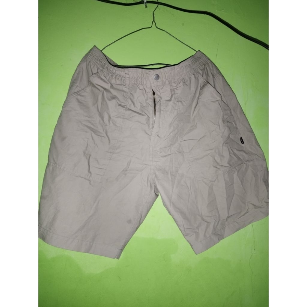 CELANA PENDEK CONVERSE