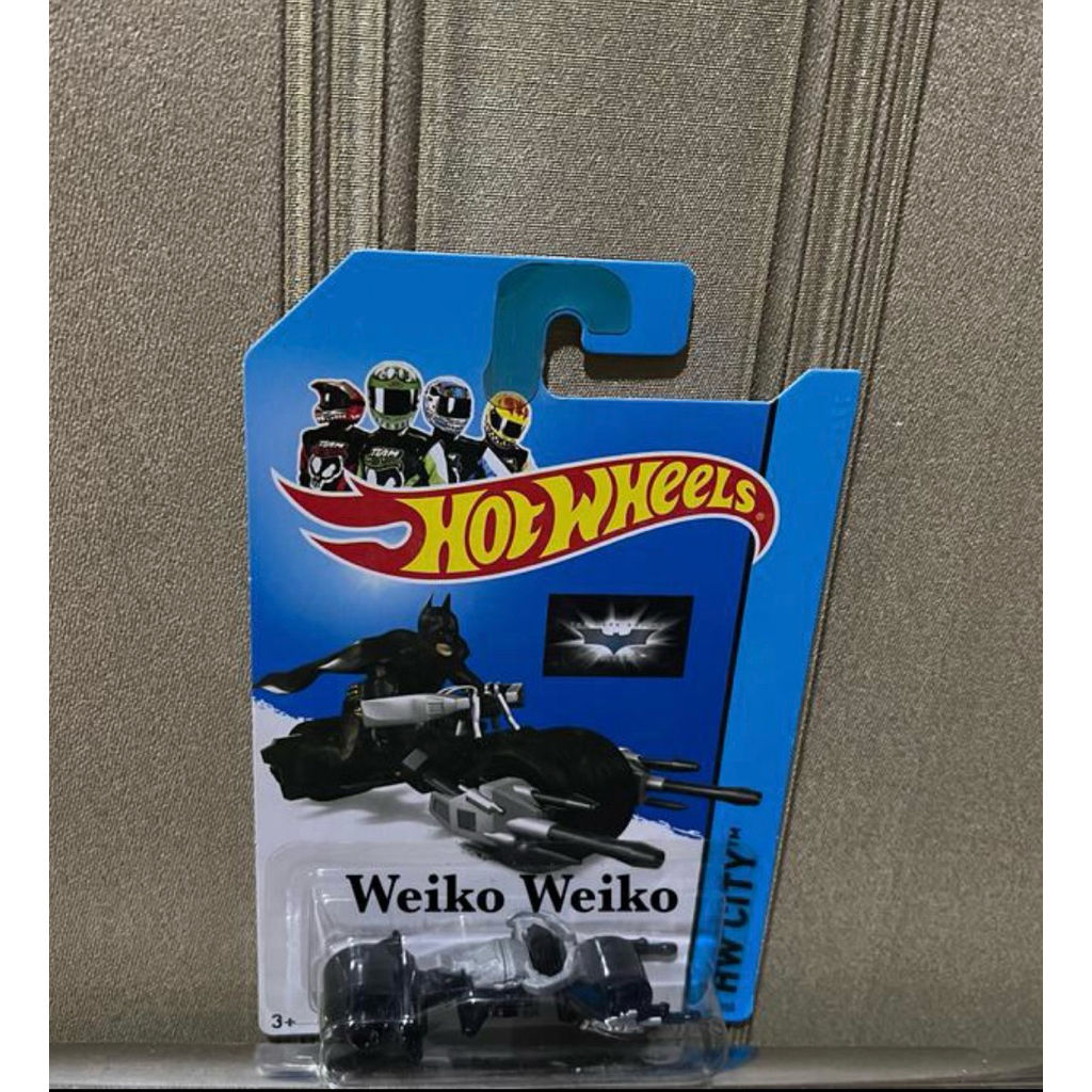 hotwheels batman motorcycle bat pod