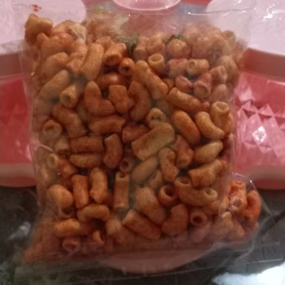 

Makaroni, makroni, macroni, cemilan makaroni. Kemasan 100 gram (5 ribu) dan 200 gram (10 ribu)