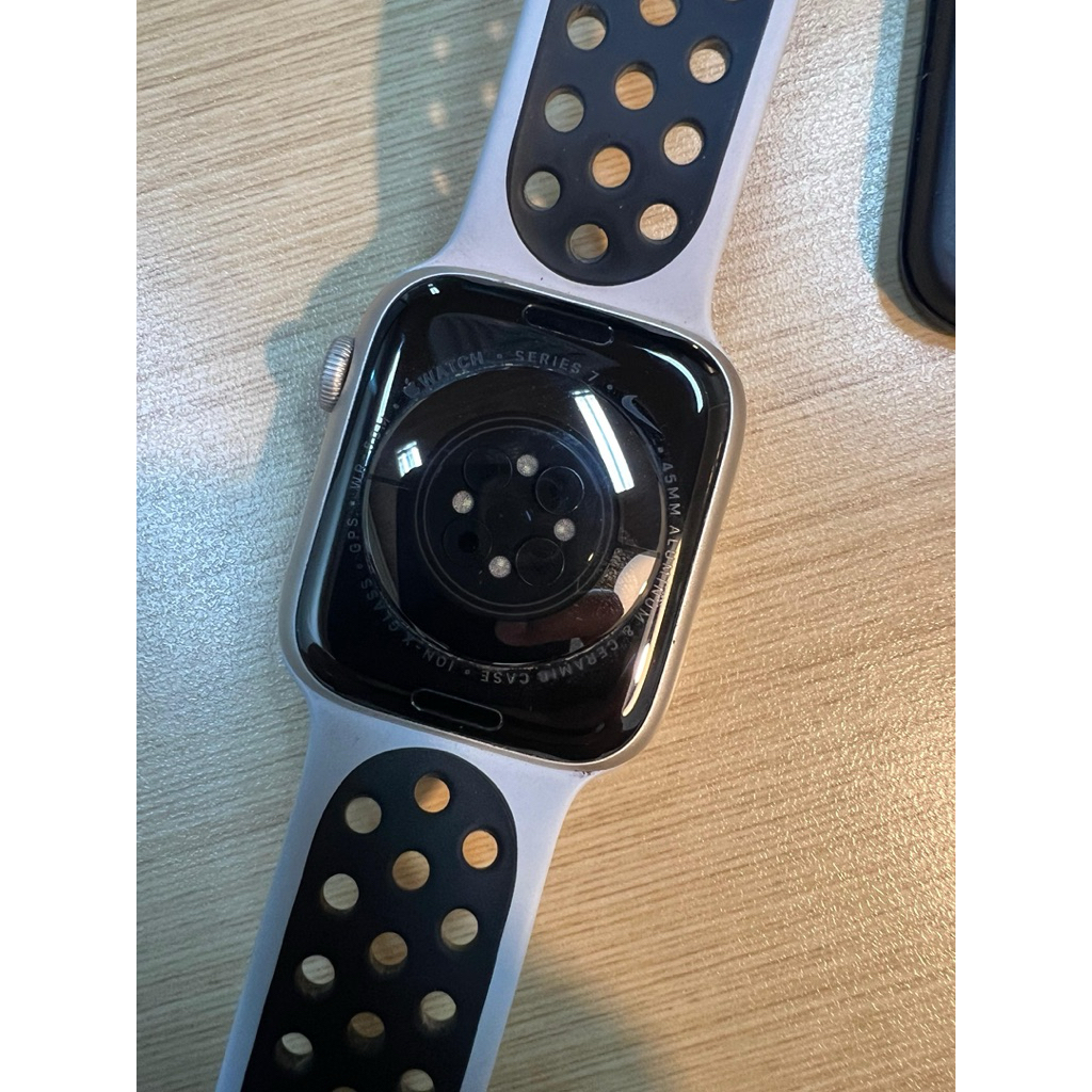Apple Watch Series 7 45mm Nike Edition Starlight Aluminum Putih