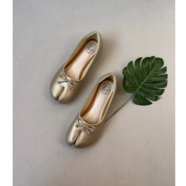 Hy_shoes Kyomi Sepatu Tabi Gold