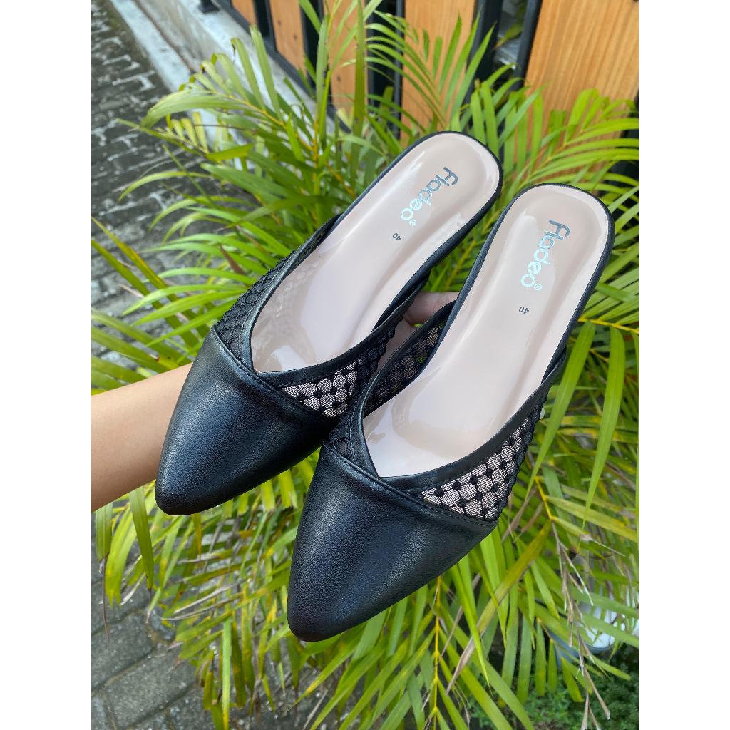 Sepatu Bustong BE Heels 3 CM Fladeo Hitam Krem Salem