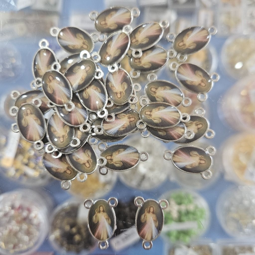 Harces Rosario Gambar Yesus Kerahiman Ilahi Koronka Center Lusinan isi 12pcs 2,5cm