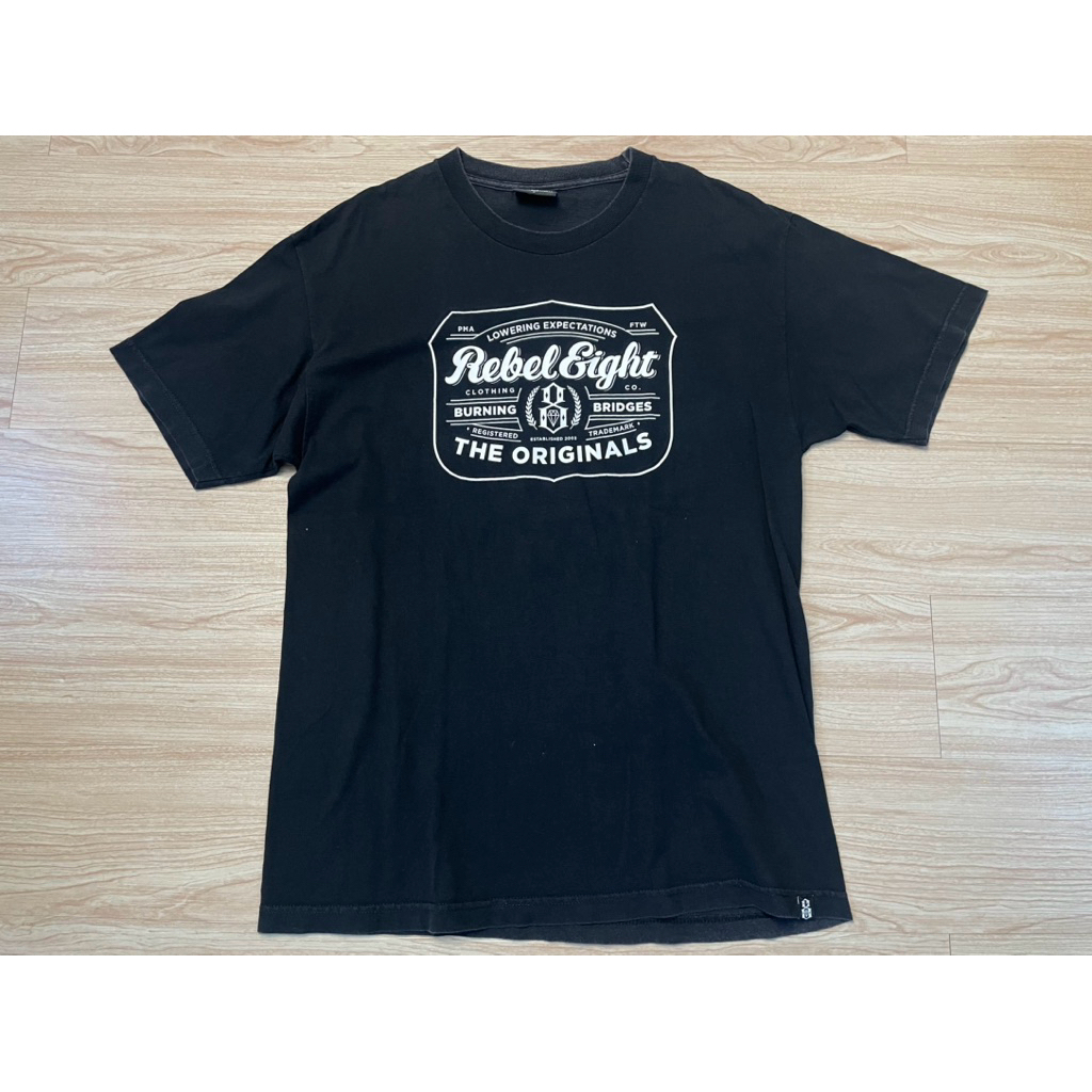 kaos merk rebel eight