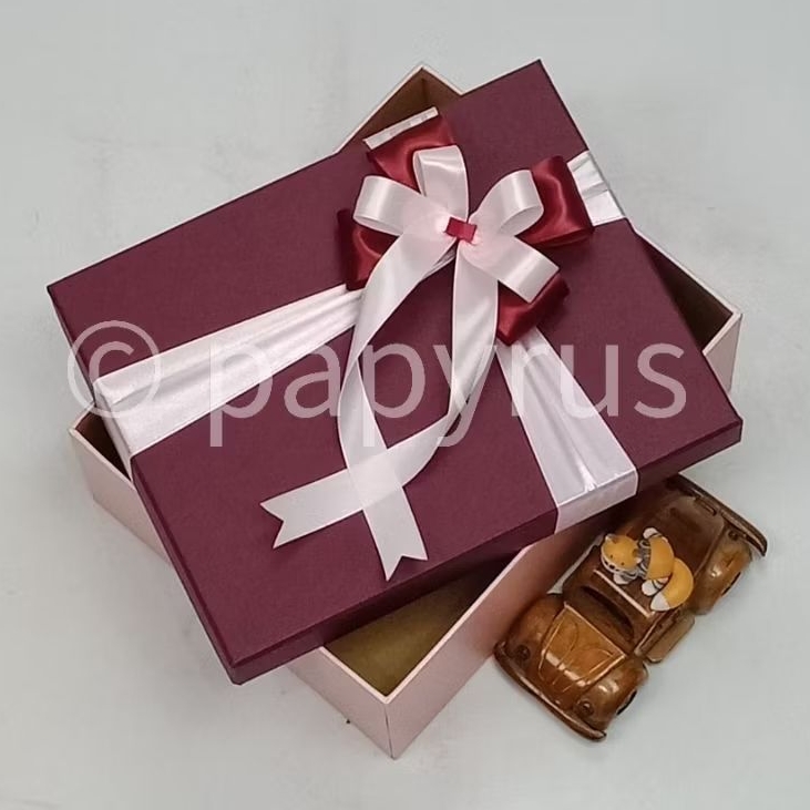 

PAPYRUS Kombinasi 20x25 Tinggi 5cm Kotak Kado Gift Box Hardbox Hampers V1