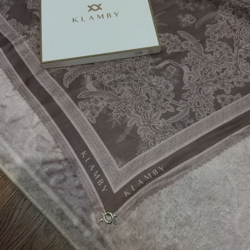 preloved lengkap box jilbab WEARING KLAMBY WEARINGKLAMBY WK