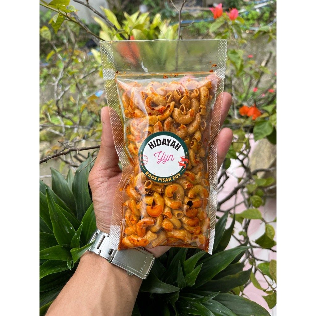 

Makaroni pedas bumbu cikruh daun jeruk dapat 3pcs