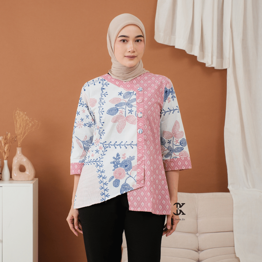 Batik Wanita Modern Kerja Lengan 3/4 Kancing Depan Katun Premium Baju Atasan Kantor Elegan Terbaru