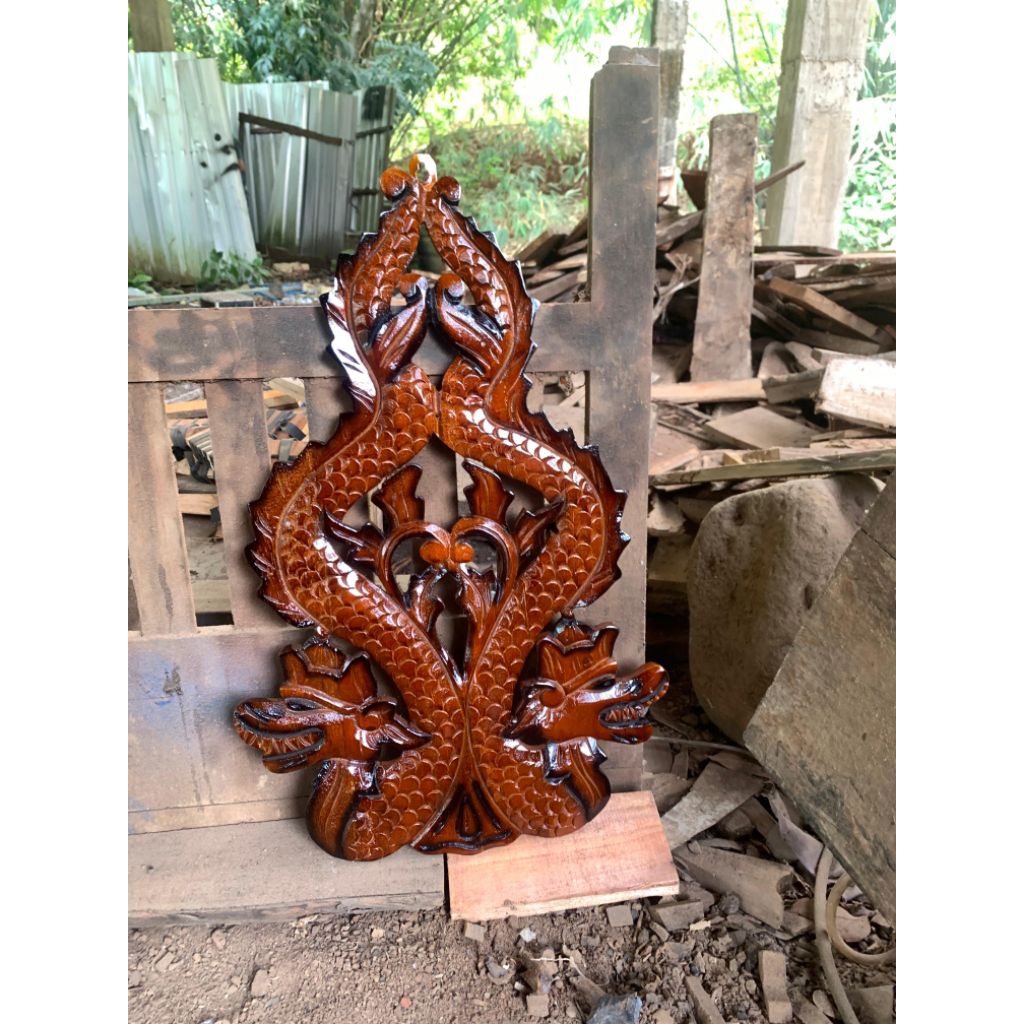 blawong pusoko dari kayu jati termurah ukir naga kembar ukir Alus ukir mahkota finishingan  coklat. 
