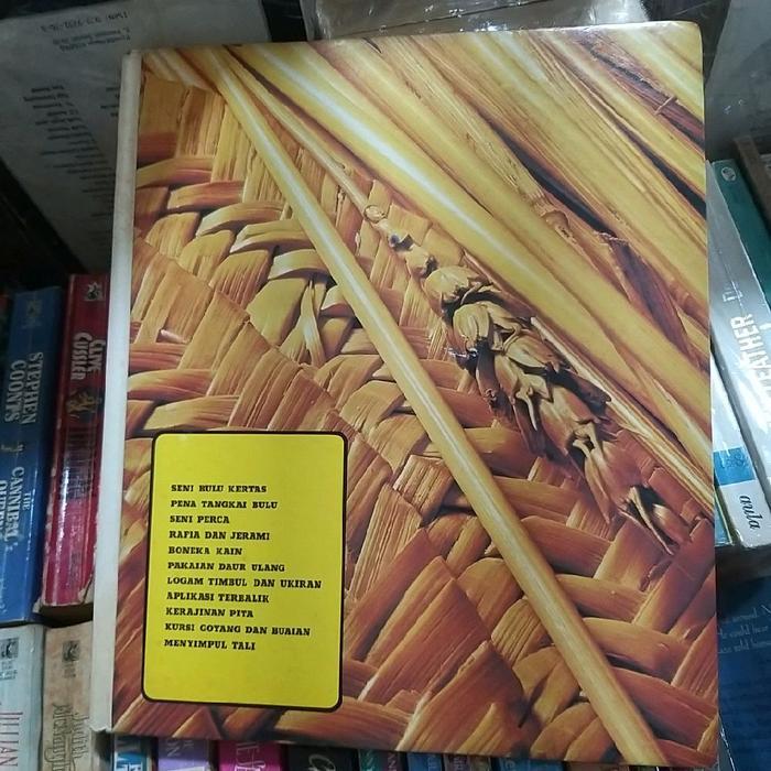 buku aneka hobi rumah tangga seni bulu kertas pakaian daur ulang