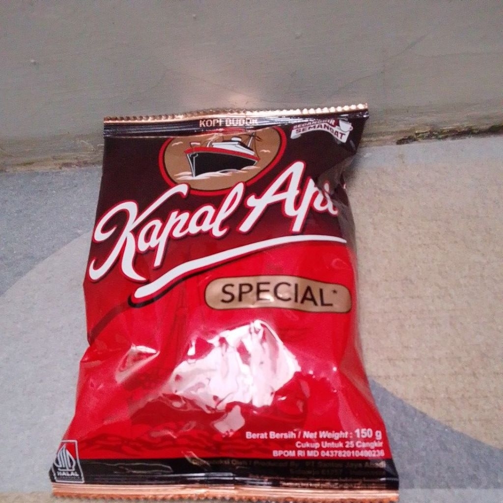 

Kopi bubuk Kapal Api special 150 g