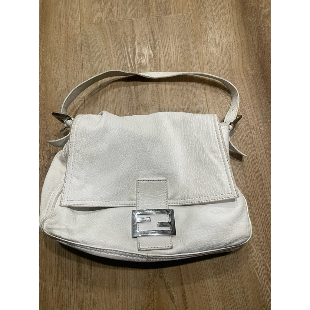 Preloved Fendi Mamma Baguette White