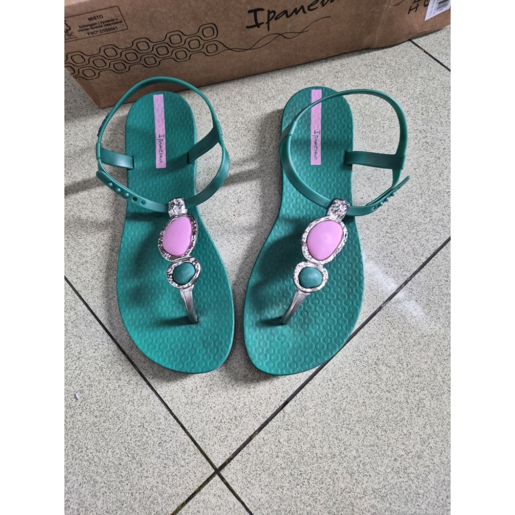 Preloved Ipanema Sandal size 39