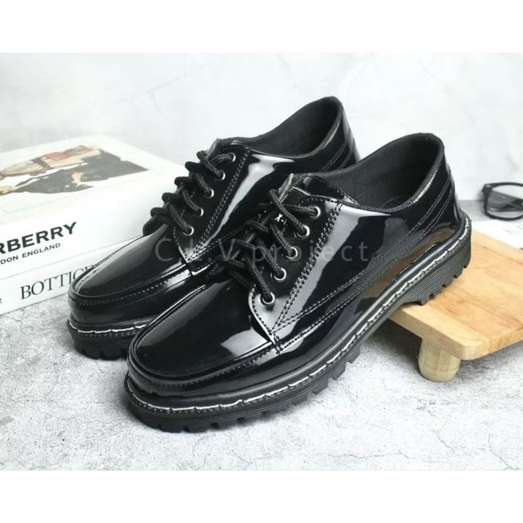 Sepatu Pria Formal Docmart Carlos Oxford,Sepatu Pantofel,Docmart,Sepatu Dinas