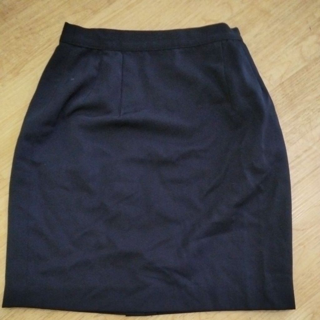 rok pendek biru Dongker preloved