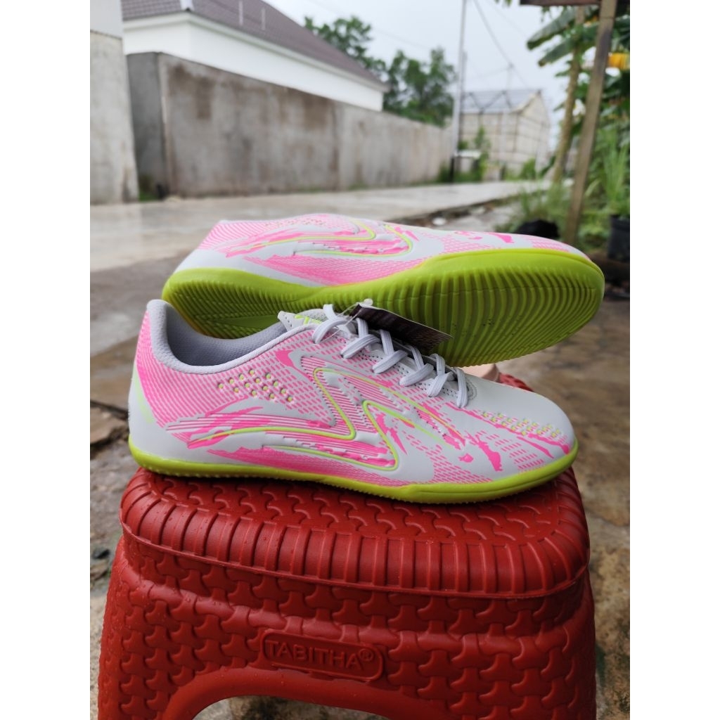 SEPATU FUTSAL PONTIANAK