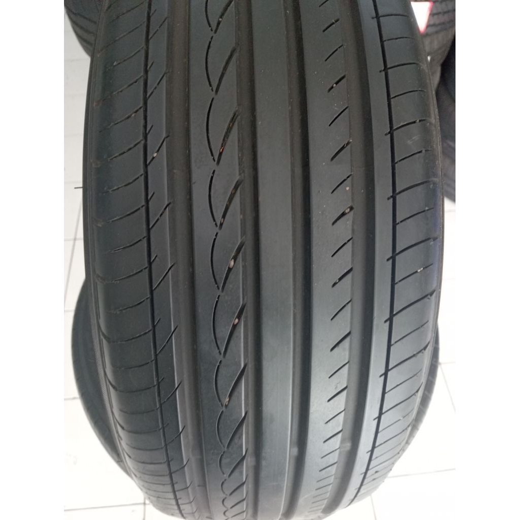 Ban Yokohama Advan DB ukuran 215/50R17