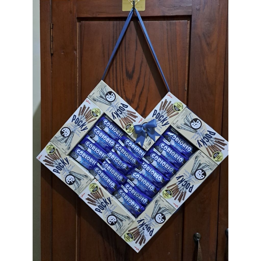 

POCKY LOVE BESAR Free packing kardus & bubble wrap (HADIAH/HAMPERS VALENTINE, WISUDA, ULANG TAHUN)