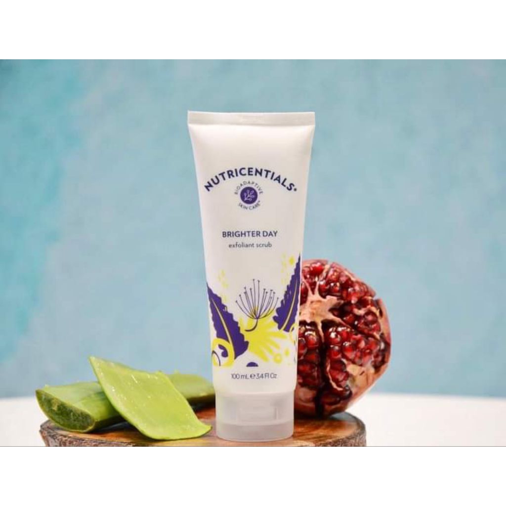 

BRIIGHTERR DAYY EXF0LIIANTT SCRUBB