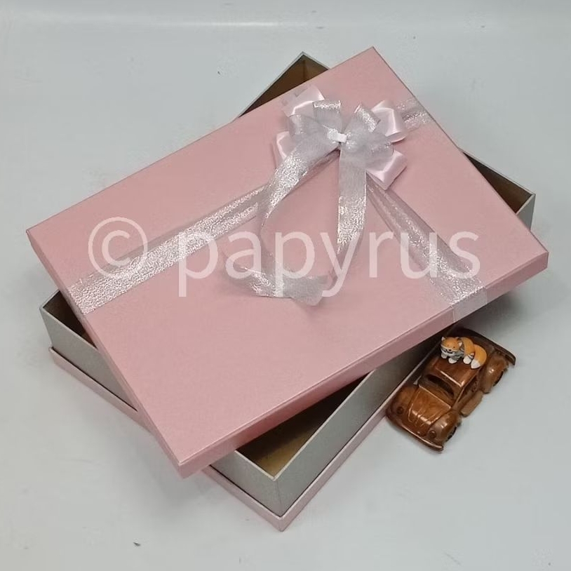 

PAPYRUS Sandwich 30x40 Tinggi 8cm Kotak Kado Gift Box Hardbox Hampers V1