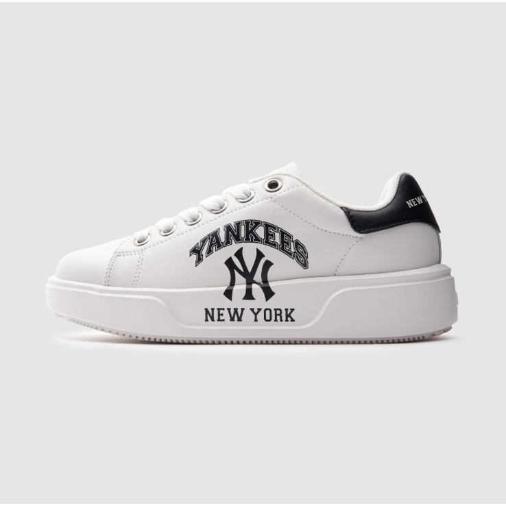 MLB CHUNKY CLASSIC VARSITY NY YANKEES WHITE HAGUSNEAKER 100% ORIGINAL