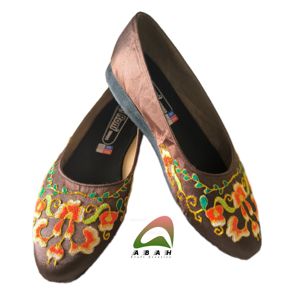 Abah Craft Creative - Sepatu Wanita Flat/Sol Datar Motif Sulam Peniti Benang Mas Khas Minang