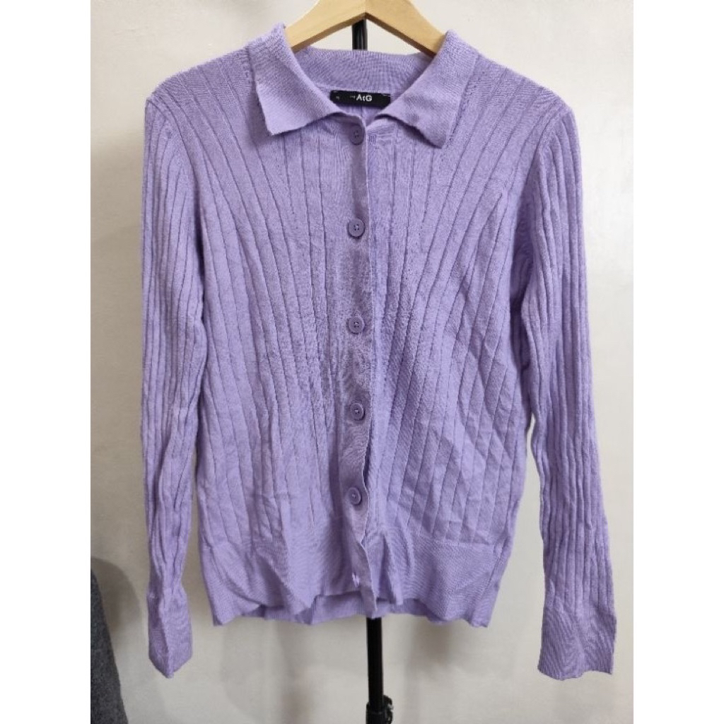 cardigan oneck brand the atg like new