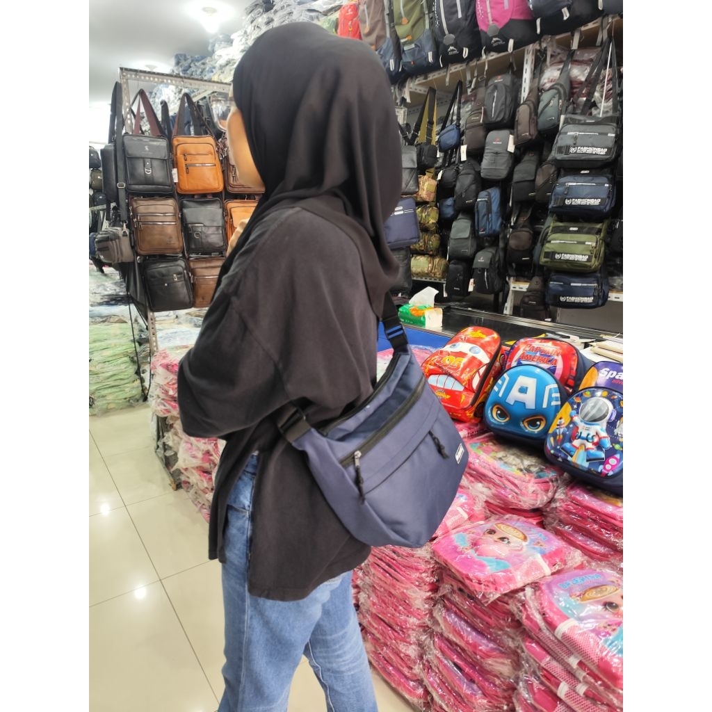 Tas Selempang Peria Wanita // Tas Kuliah