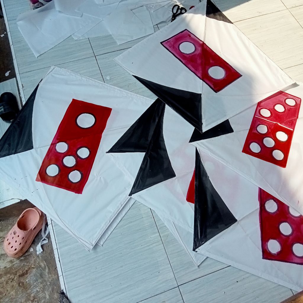 COD 10 vcs layangan adu ukuran 110 cm  layangan  layang layang