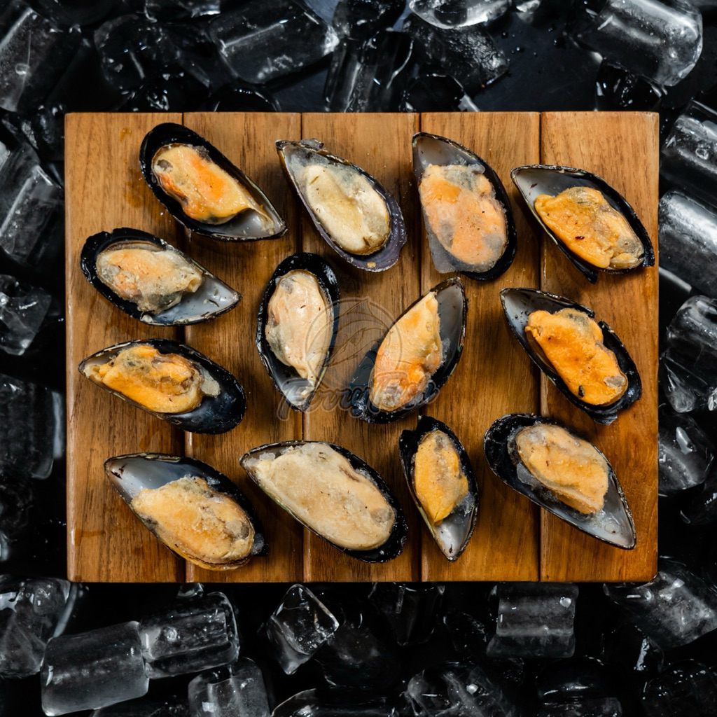 

Half Shell Chilean Black Mussels Cooked