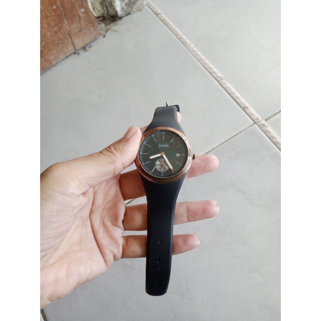 jam tangan GUEES ori