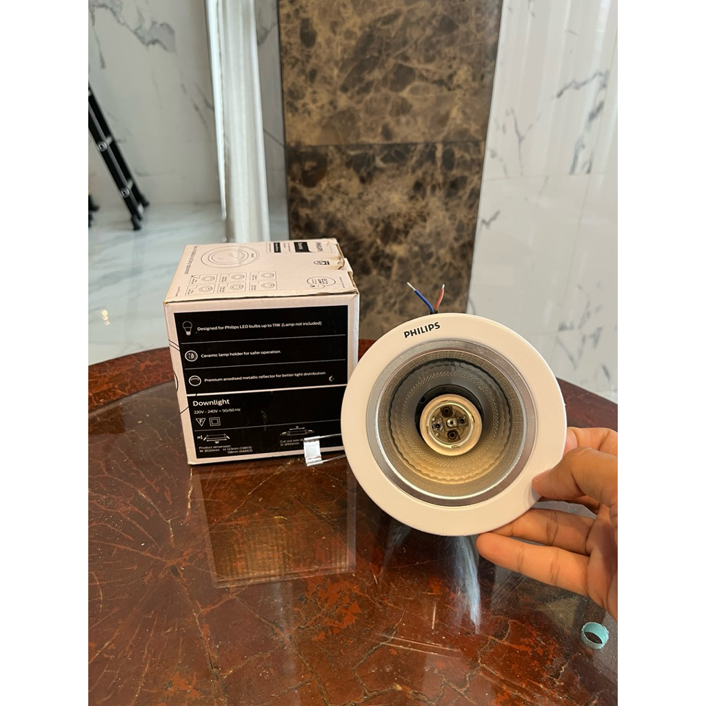 Lampu Downlight Tanam Philips Essential 3,5" inch
