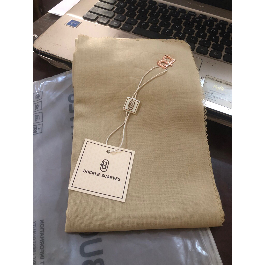 Jilbab segiempat Buckle Khaki muda ASN