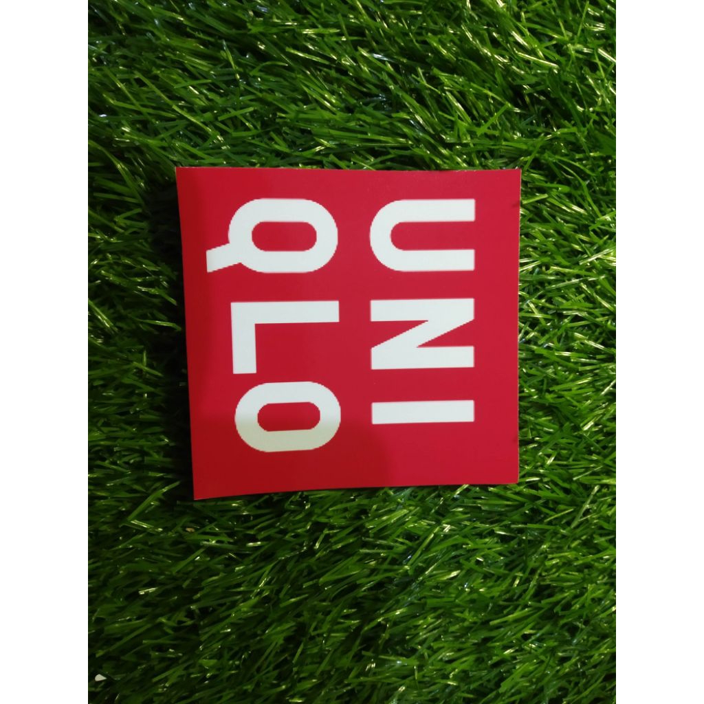 

stiker vinyl uniqlo
