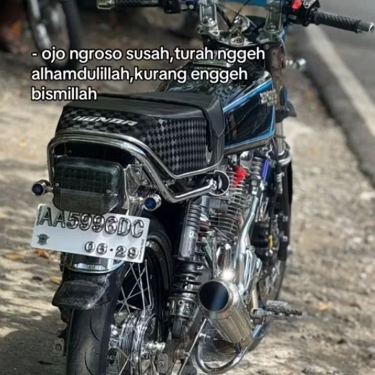 STRIPING STICKER LIS MONTOR STANDAR HONDA GL 100 GL 125 HITAM LIS GOLD