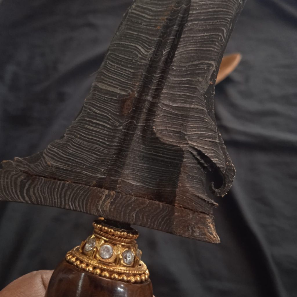 KRS sengkelat Luk 13 pamor Dwi warno