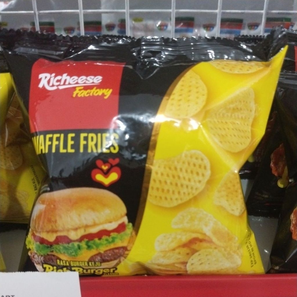 

Richeese Factory Waffle Fries Rich Burger 12 Gr
